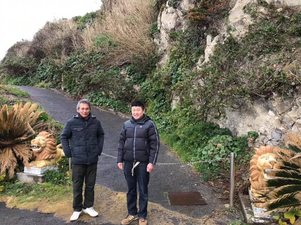 ���C�I���Q�[�g��O�ɂ���