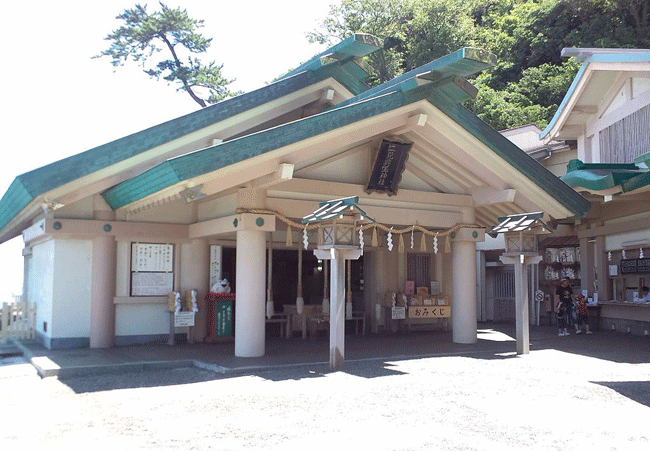 �񌩋��ʐ_�Ђ̔q�a